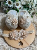 Sapatinho e Faixinha Taís - Nude com Dourado