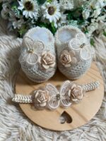 Sapatinho e Faixinha Taís - Nude com Dourado - Imagem 2