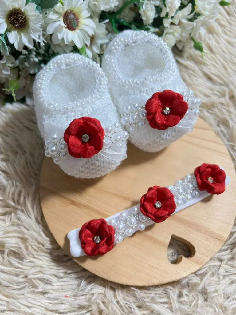 Sapatinho e Faixinha Fabi – Branco com Vermelho – foto 2