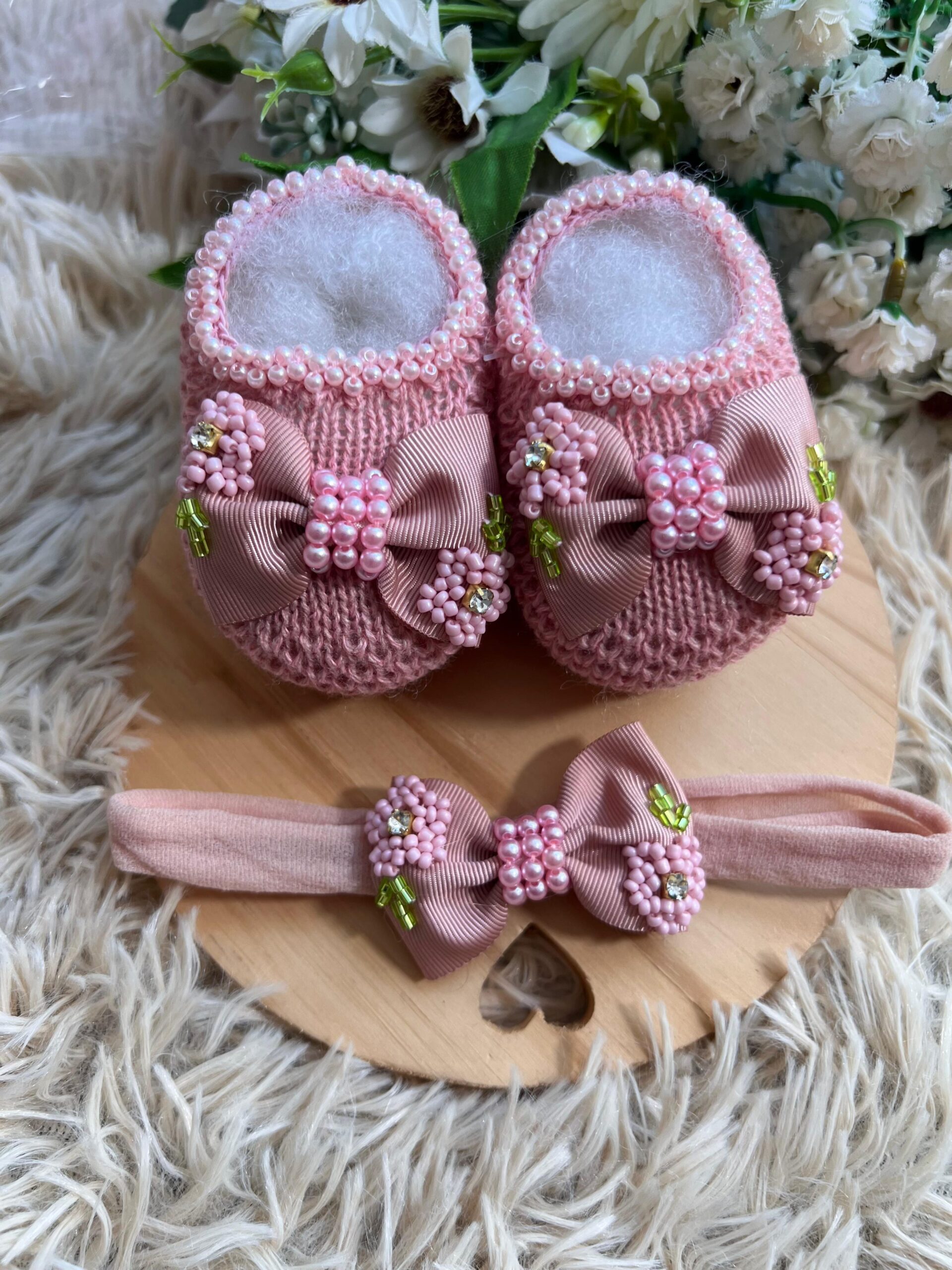 b061acf51b52bcee83dc1ba175da3c67.jpg Sapatinho e Faixinha Catarina - Rosê - Imagem 1