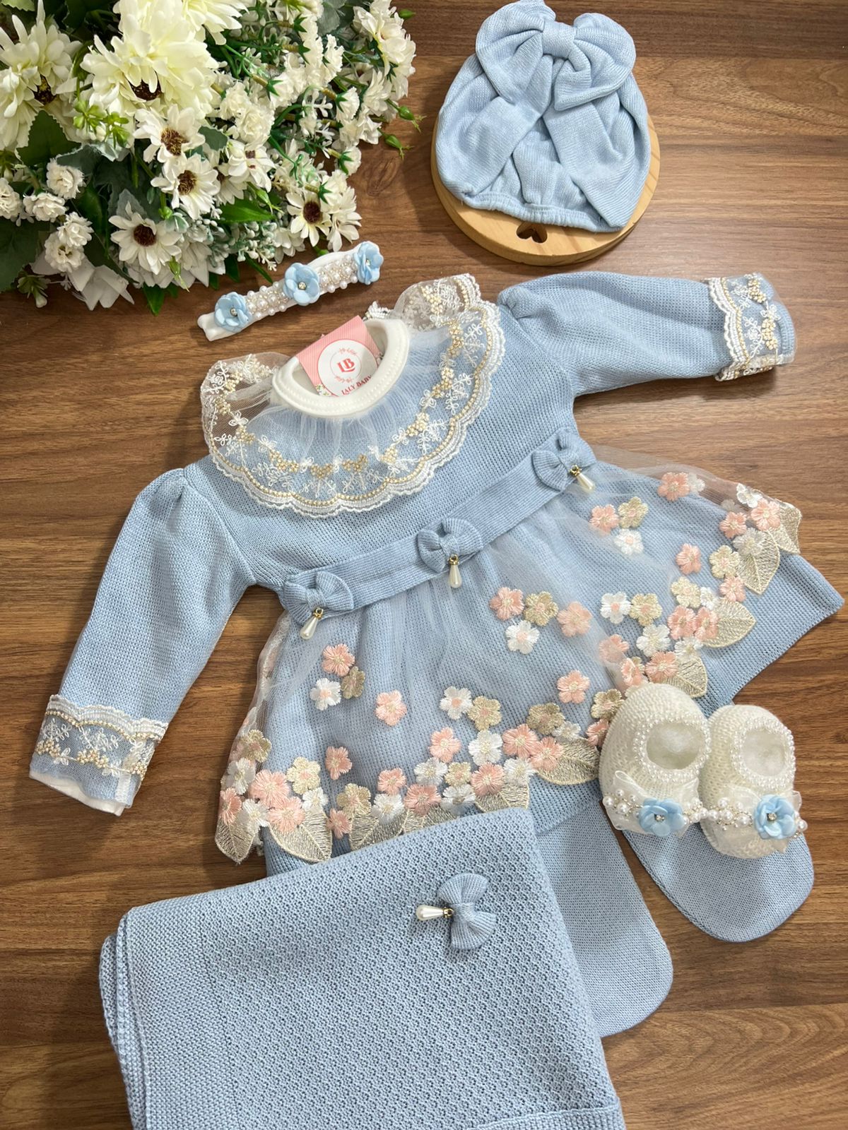 d0449b0921d2dacae7dbe3290d0fc1c3.jpg Saída Selma - Azul Bebê - Imagem 1